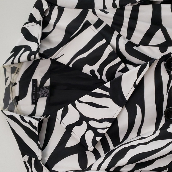 Zebra print trench‎ coat short🦓 - Picture 3 of 11